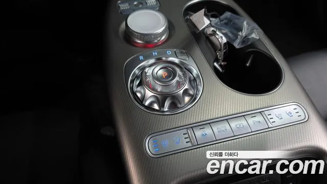 Genesis GV60 — Фото автомобиля 8
