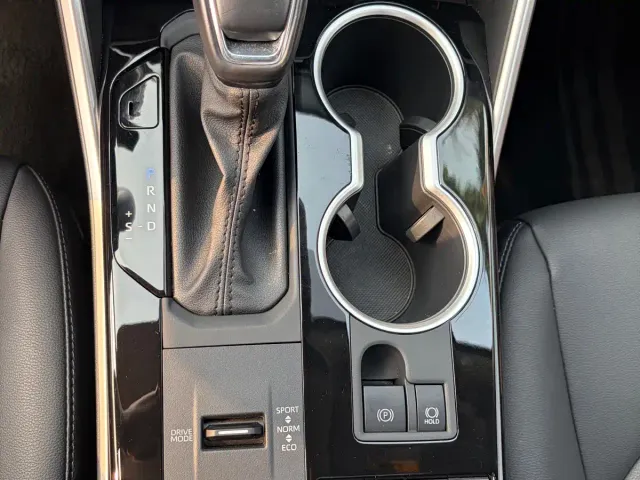 Toyota Highlander — Фото автомобиля 12