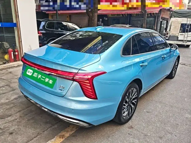 Hongqi Hongqi H5 2023 1.5T HEV Smart Connect Flag Comfort — Фото автомобиля 6