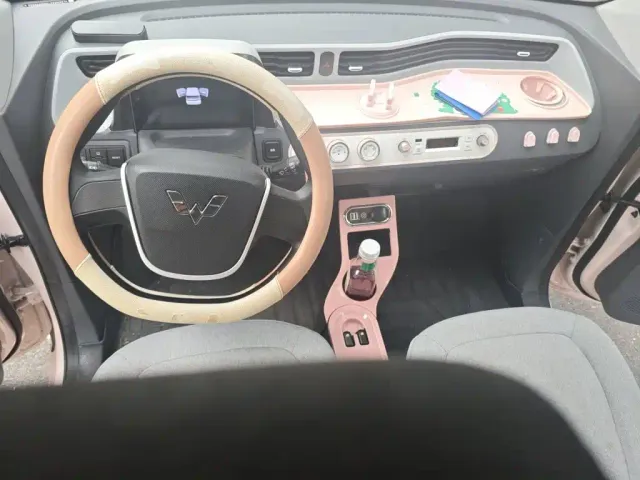 Wuling Hongguang Mini EV — Фото автомобиля 10