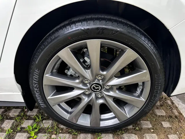 Mazda Axela — Фото автомобиля 6