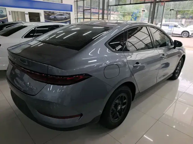 BYD Qin PLUS — Фото автомобиля 6