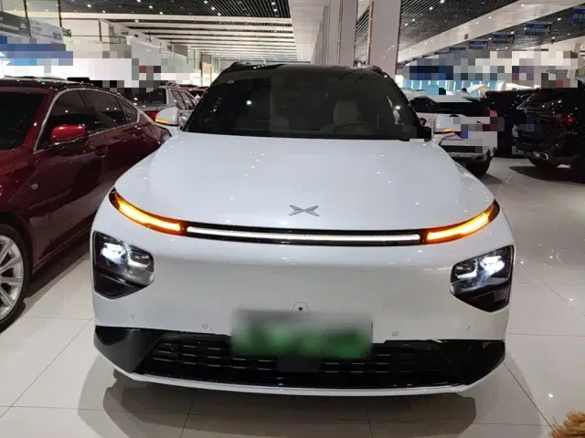 Xpeng G9 — Фото автомобиля 2