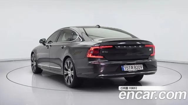Volvo S90 — Фото автомобиля 4