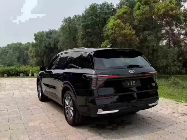 Ford Edge — Фото автомобиля 4