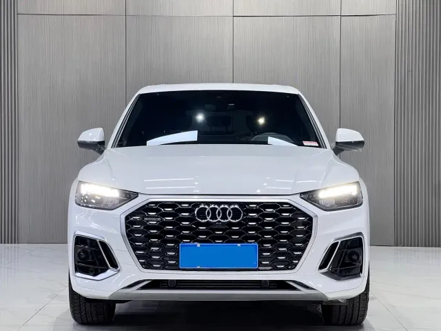 Audi Q5L Sportback — Фото автомобиля 2