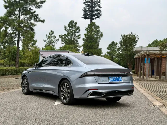 Lincoln Z — Фото автомобиля 7