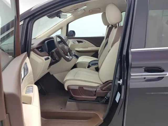 Bestune Besturn M9 — Фото автомобиля 10
