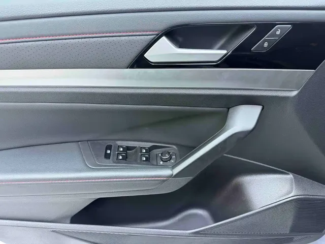 Volkswagen Lavida — Фото автомобиля 8