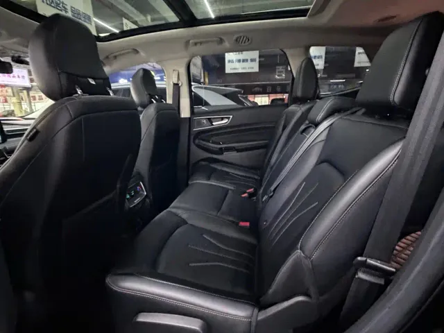 Ford Edge — Фото автомобиля 9