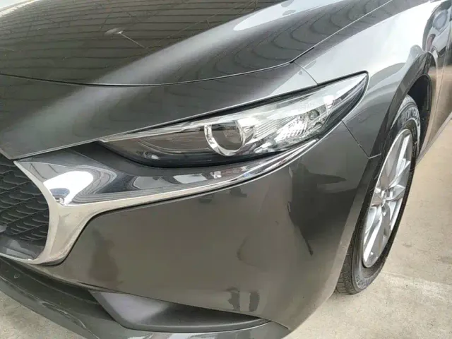 Mazda Axela — Фото автомобиля 23