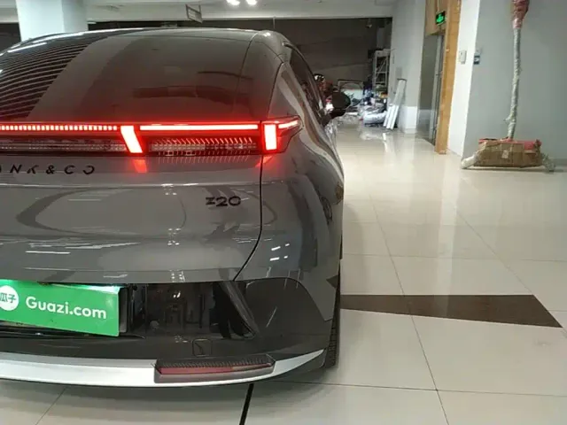 Lynk & Co Z20 — Фото автомобиля 7