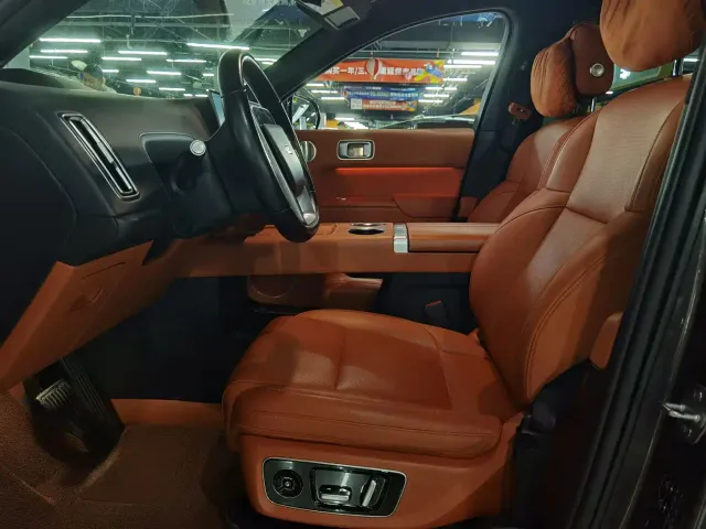 Li Auto L9 — Фото автомобиля 8