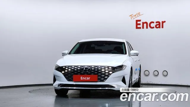 Hyundai Grandeur Grandeur (New) — Фото автомобиля 3