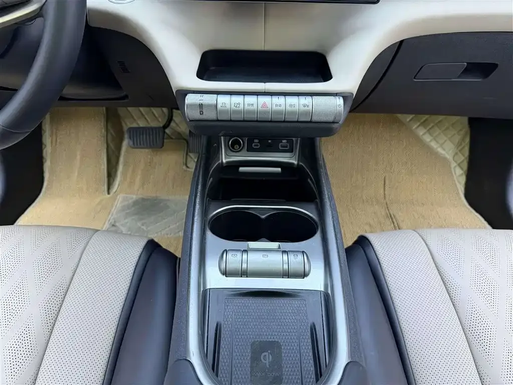 BYD Dolphin 2024 Glory Edition 420km Fashion Edition — Фото автомобиля 17