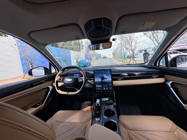 Geely Boyue L — Фото автомобиля 6