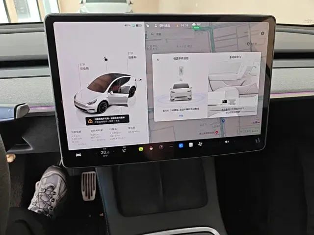 Tesla Model Y — Фото автомобиля 12