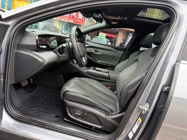 BYD Qin L — Фото автомобиля 8