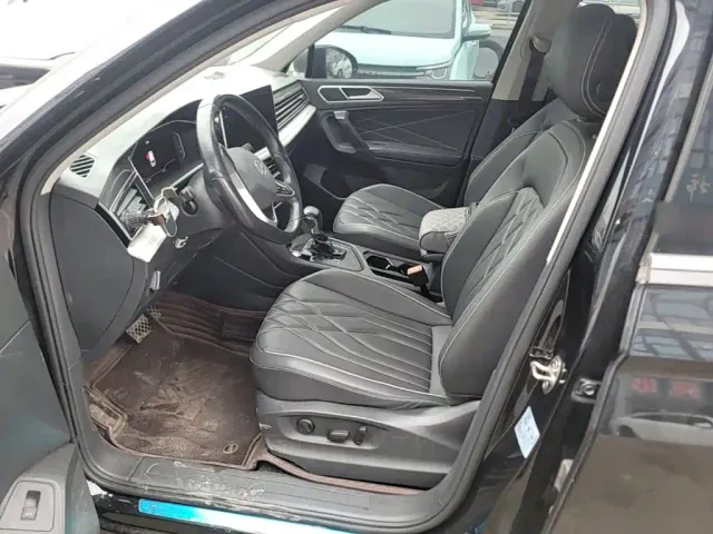 Volkswagen Tiguan L — Фото автомобиля 14
