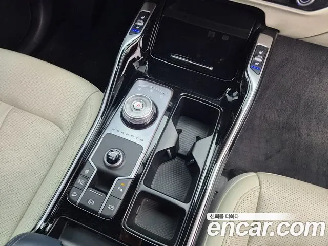 Kia Sorento — Фото автомобиля 4