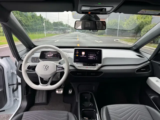 Volkswagen ID.3 — Фото автомобиля 12