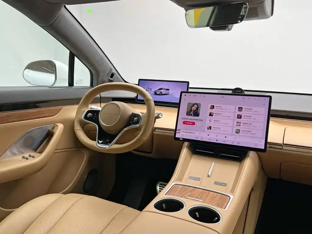 Zhijie Luxeed R7 2024 Pure Electric 802km Max — Фото автомобиля 27