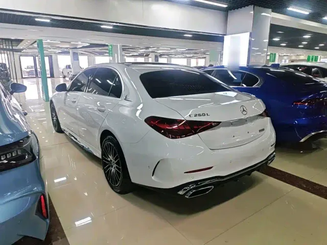 Mercedes-Benz C-Class — Фото автомобиля 4