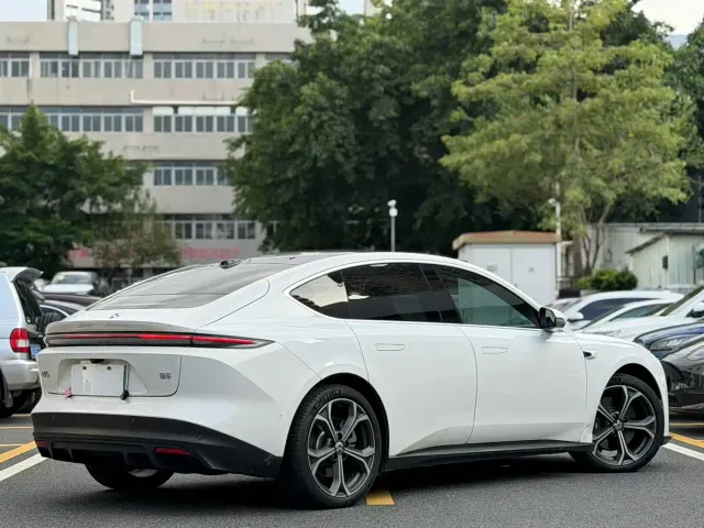 Nio ET5 — Фото автомобиля 3