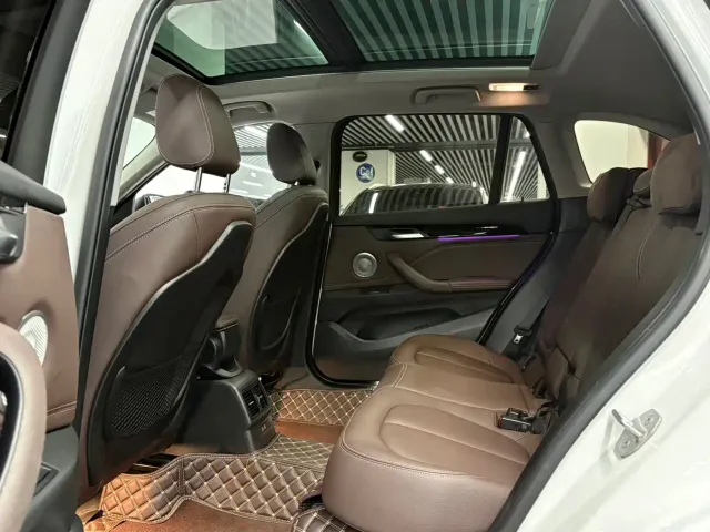 BMW X1 — Фото автомобиля 11