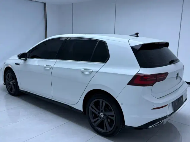 Volkswagen Golf — Фото автомобиля 6