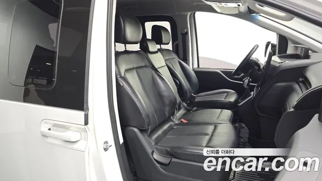 Hyundai Staria Staria 4WD Tourer 11 мест — Фото автомобиля 24