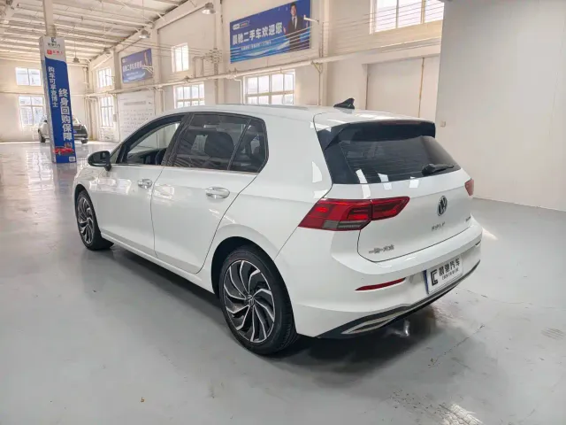 Volkswagen Golf — Фото автомобиля 6