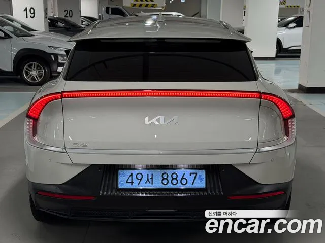 Kia EV6 — Фото автомобиля 4