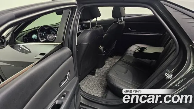 Hyundai Avante CN7 — Фото автомобиля 11