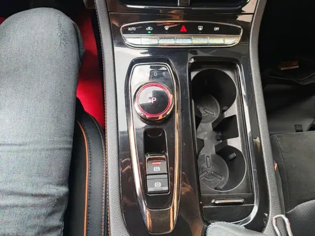 Skyworth Auto Skyworth HT-i — Фото автомобиля 13