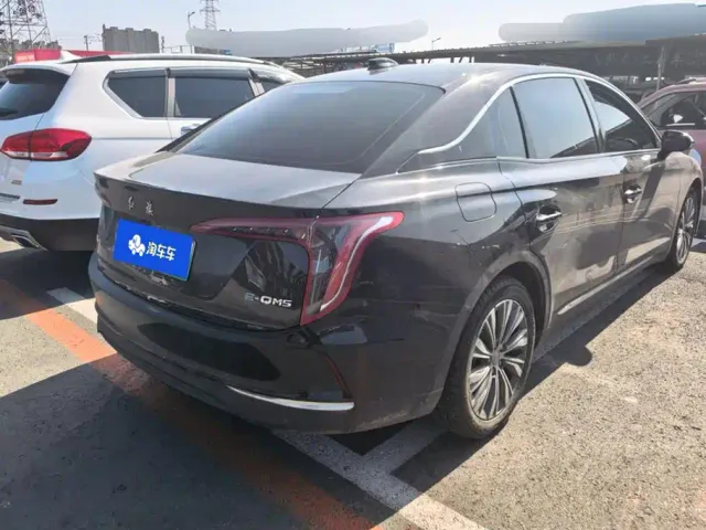 Hongqi E-QM5 — Фото автомобиля 3