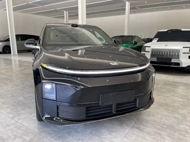 Фотография автомобиля — Li Auto L6