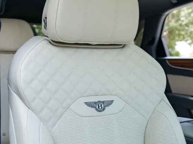 Bentley Bentayga — Фото автомобиля 19