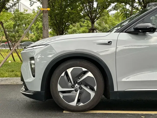 Nio ES8 — Фото автомобиля 18