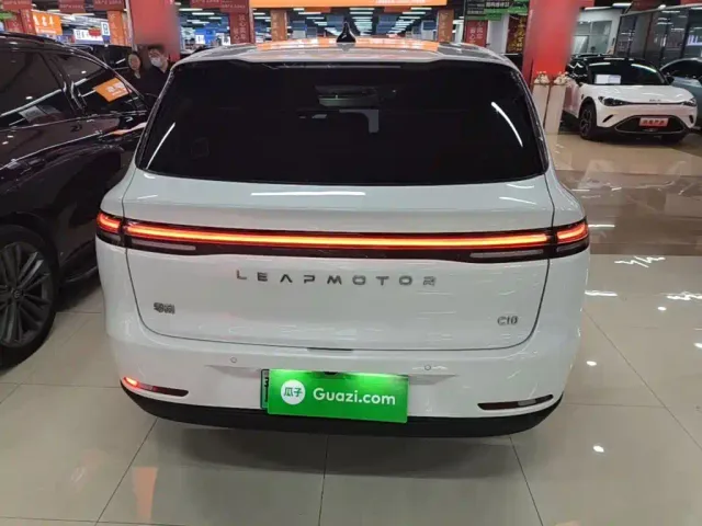 Leapmotor C10 — Фото автомобиля 5