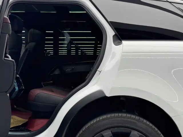 Land Rover Range Rover Sport — Фото автомобиля 9