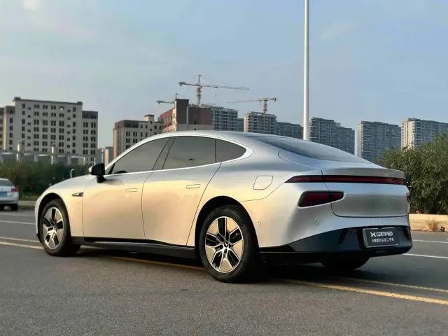 Xpeng P7 — Фото автомобиля 5