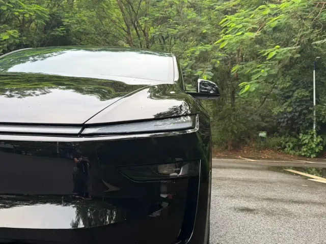 Tesla Model Y — Фото автомобиля 16