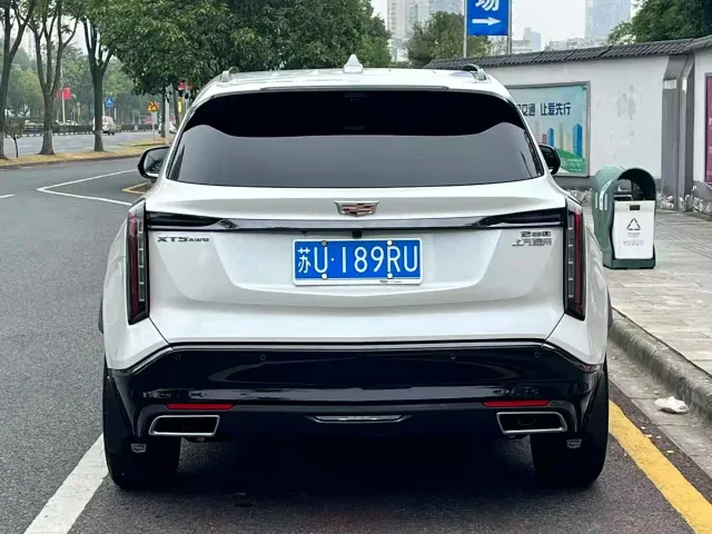 Cadillac XT5 — Фото автомобиля 8