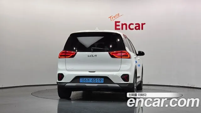 Kia Niro — Фото автомобиля 4