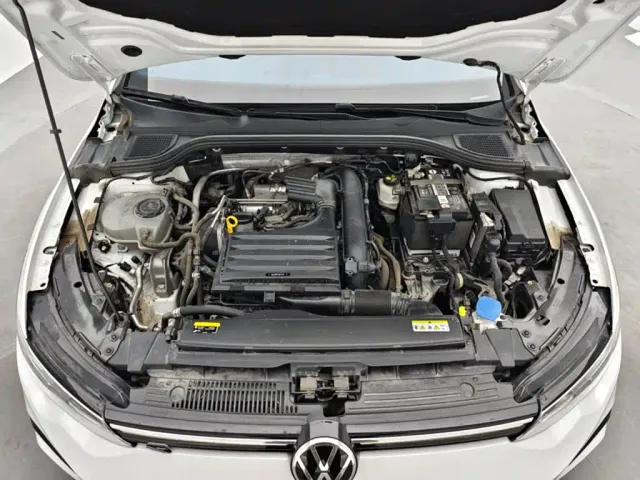 Volkswagen Golf 2023 Facelift 280TSI DSG R-Line Lite — Фото автомобиля 11