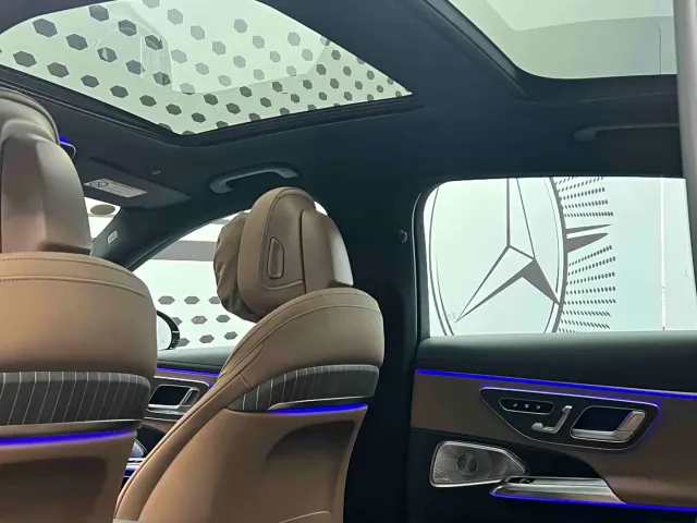 Mercedes-Benz E-Class — Фото автомобиля 8