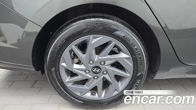 Hyundai Avante CN7 — Фото автомобиля 5