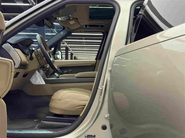 Land Rover Range Rover — Фото автомобиля 8