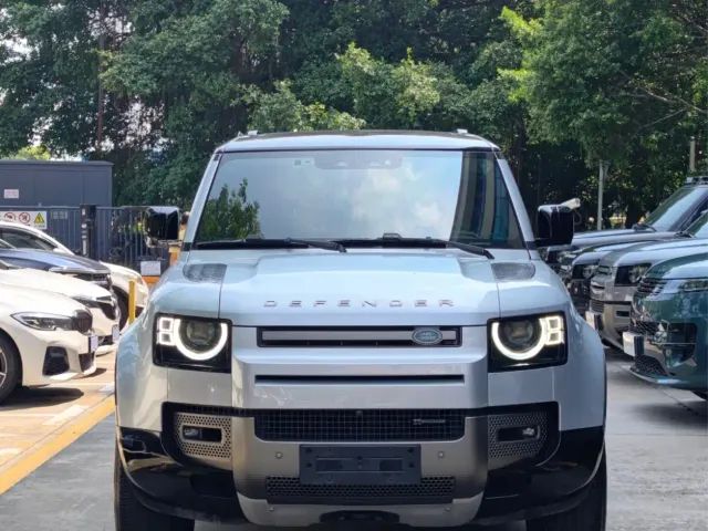 Land Rover Defender — Фото автомобиля 2